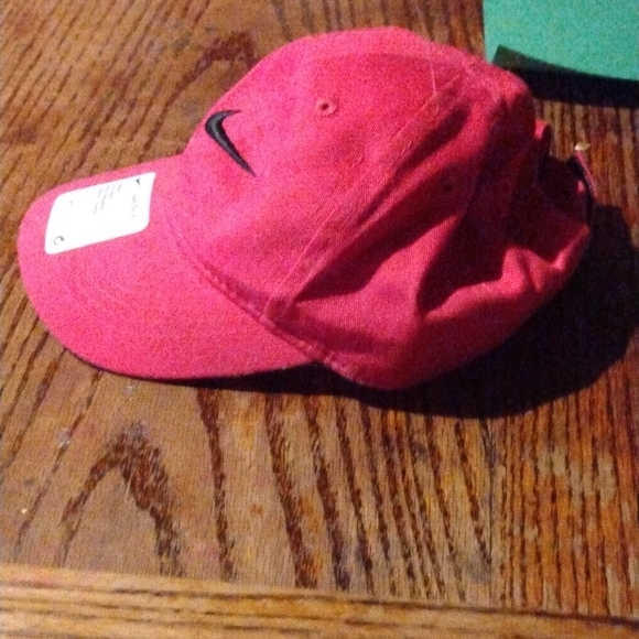 Nike Vibrant Pink Cap with Black Swoosh - Picture 2 of 5